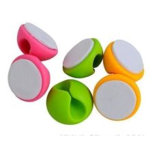 6 db kábel rendező - Kábelt, tollat, fülhallgatót helyezhetsz bele, asztalra, falra illeszthető!