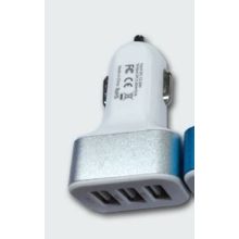 3 Portos autós töltő - Akár három eszköz is tölthető vele egyszerre!