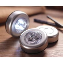 Faliled lámpa nyomógombos - Ne tapogatózz a sötétben!