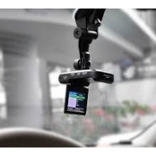 ALphaOne Magyar menüs Autós eseményrögzítő biztonsági kamera -Színes monitorral és éjjellátó funkcióval.