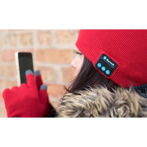 Piros bluetooth sapka -Hallgass zenét könnyen a téli hónapokban is .