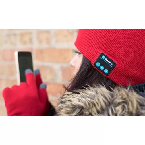 Piros bluetooth sapka -Hallgass zenét könnyen a téli hónapokban is .
