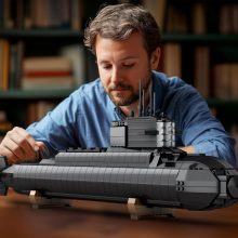 Reobrix Katonai Nukleáris Tengeralattjáró Építőkészlet(1498 Darab, LED világítással)