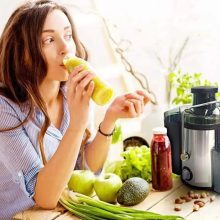 Centrifugás Gyümölcs és Zöldségprés – 800W, 2 Sebességes, Rozsdamentes Acél Szűrővel